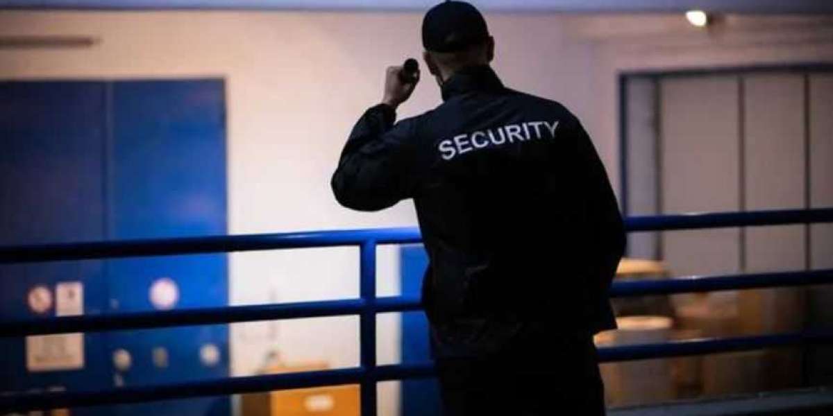 How Security Guards Ensure Employee Safety in Warehouses?