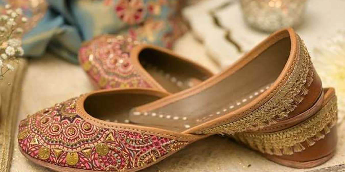 Elegance with Traditional juttis and Modern Touch by Gulbhahar