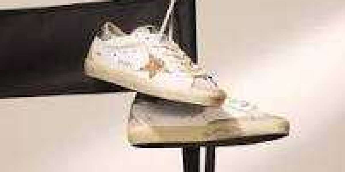 Golden Goose Shoes – Redefining Casual Fashion with Artistic Flair