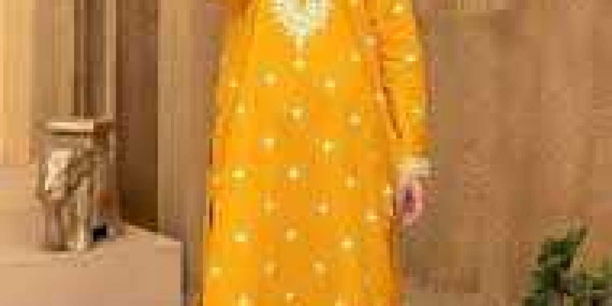 "Why Akhrot Clothing’s Summer Collection in Pakistan is Winning Hearts"