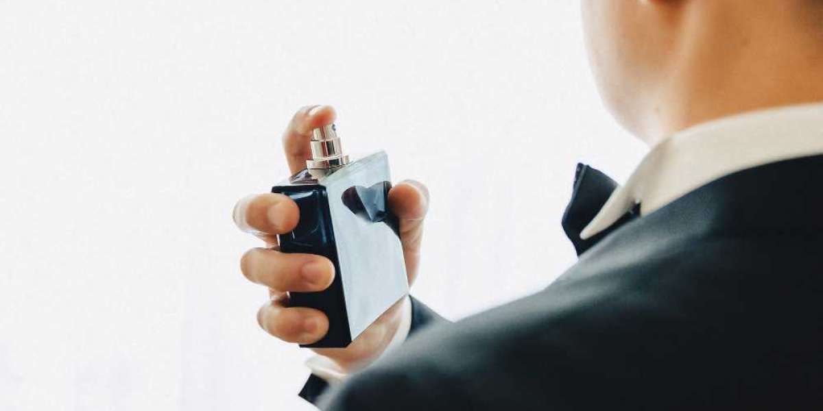 Explore Your Signature Scent with Perfume Samples: A Smart Way to Discover Affordable Niche Fragrances
