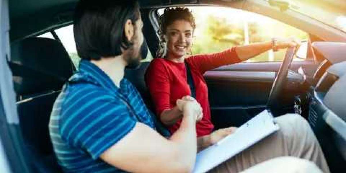 How Automatic Driving Lessons in Prestwich Can Help You Pass the Test Quicker